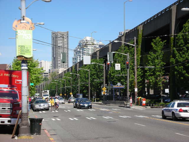 Viaduct from across Alaskan Way - 2.jpg